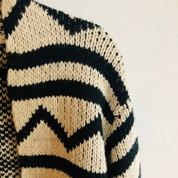 Roxy | Chunky Aztec Tribal Cardigan Sweater - Picture 3 of 7